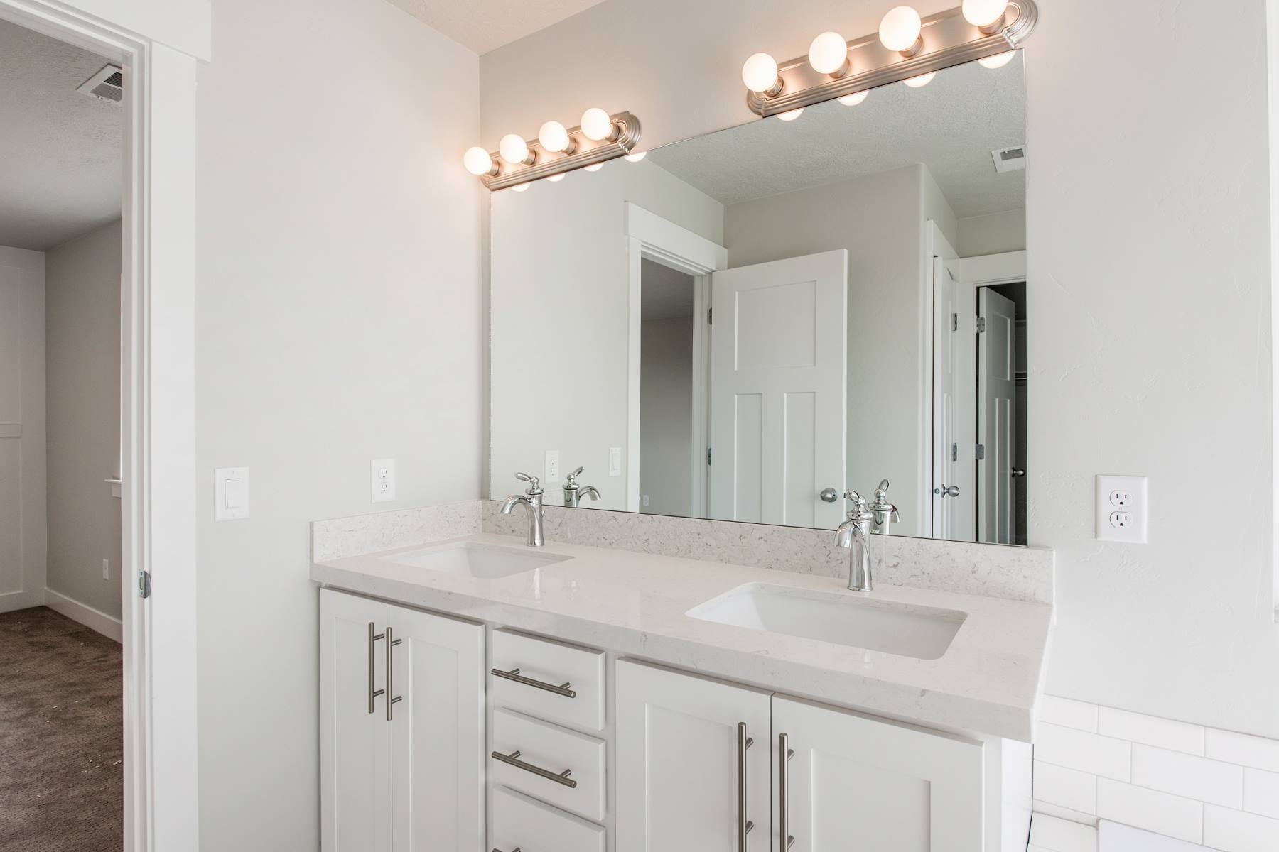 Master Bathroom 3 – Sheridan