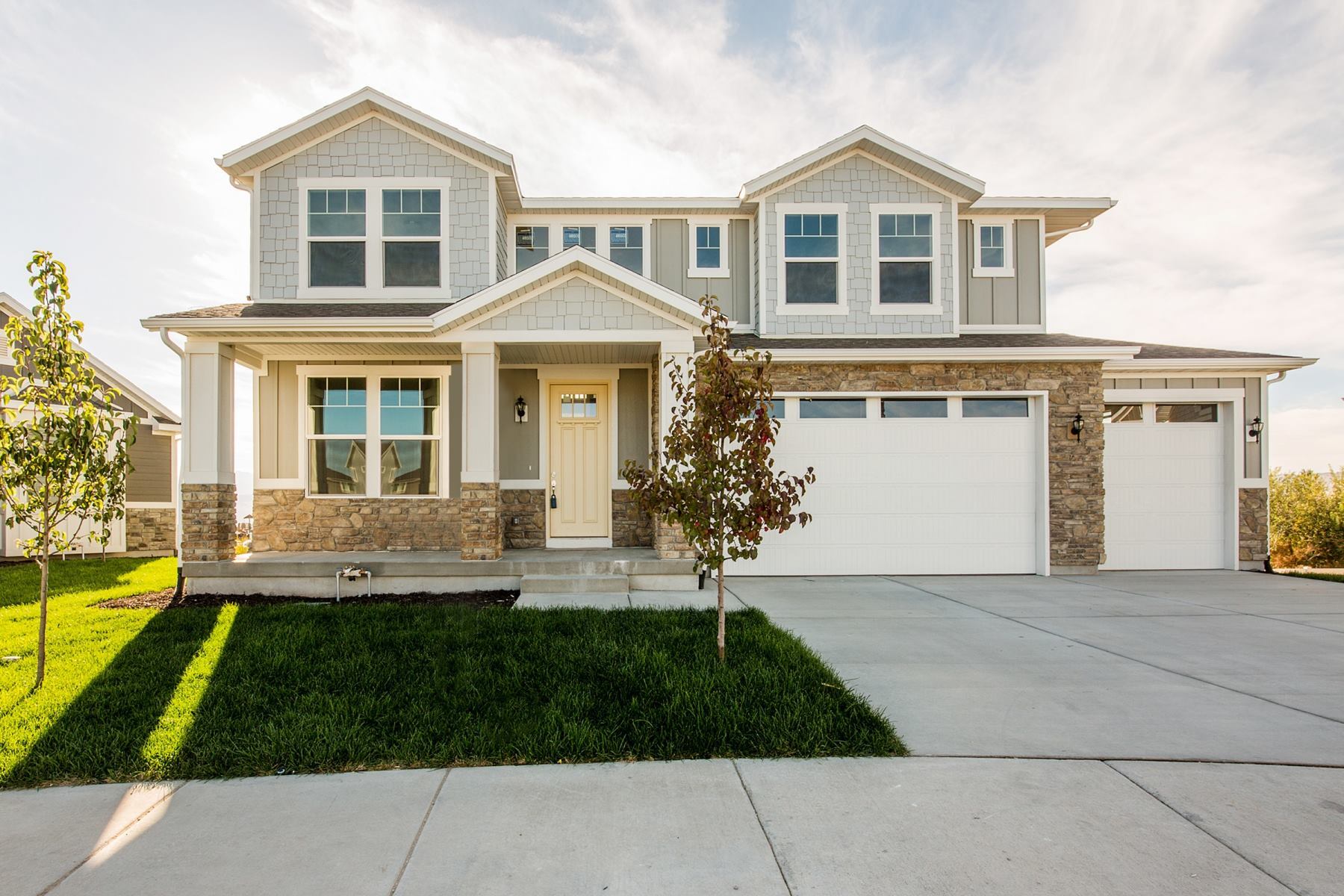 Exterior Front 1 – Sheridan